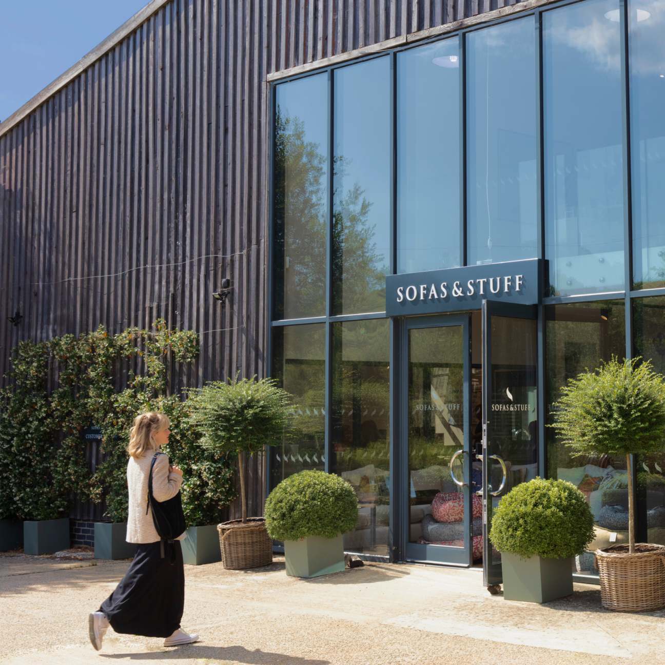 Sofas & Stuff Fittleworth entrance